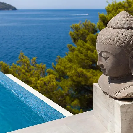 Style And Sea * Vela Luka