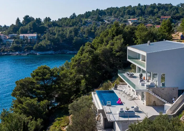 Style And Sea * Vela Luka