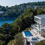 Style And Sea * Vela Luka