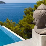 Style And Sea * Vela Luka